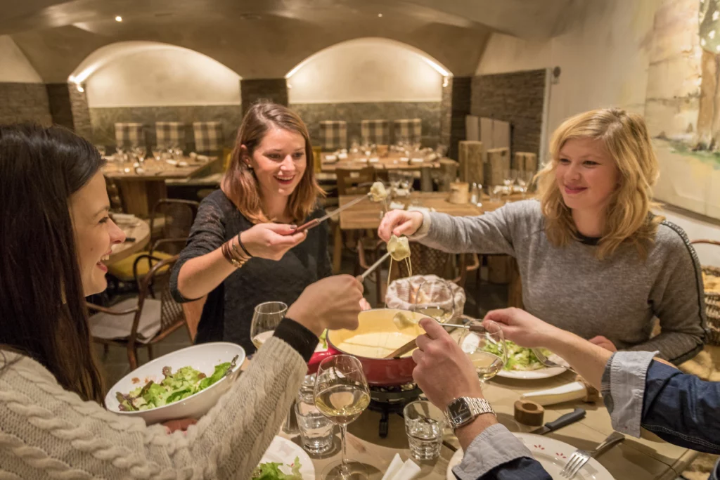 Dégustation fondue fromage Savoie Chez Pépé Nicolas Les 3 Vallées