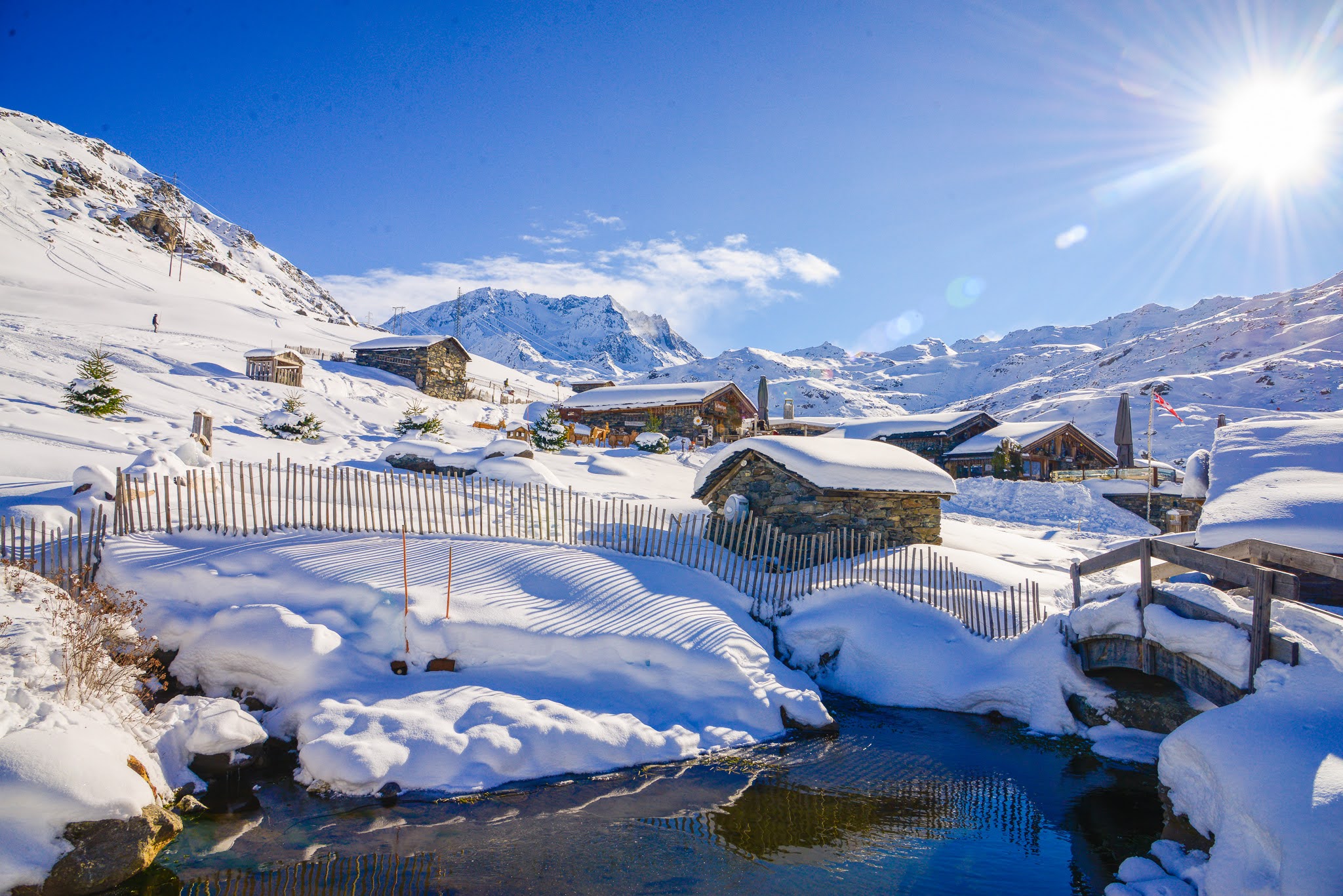 Chez Pépé Nicolas sous la neige entre Les Menuires et Val Thorens