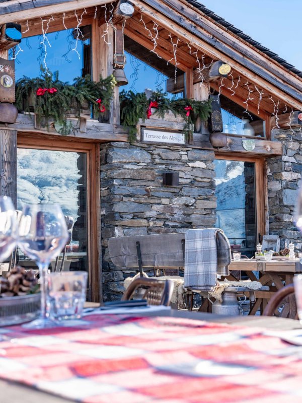 chez pépé nicolas terrasse des alpages