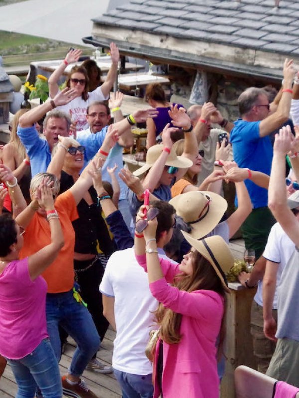 452306619 1266221081428713 4505342853911457084 N