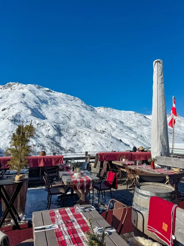 Terrasse du restaurant Chez Pépé Nicolas en hiver